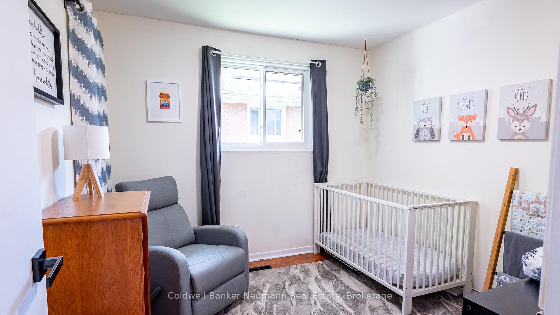 Photo 20 of 54 Conroy Crescent, Guelph, Dovercliffe Park/Old University — HOMEH