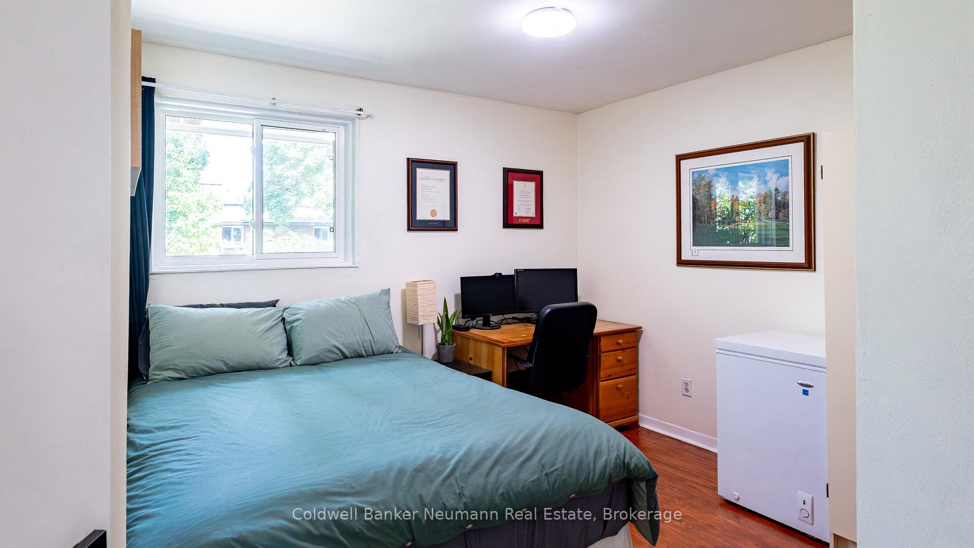 Photo 21 of 54 Conroy Crescent, Guelph, Dovercliffe Park/Old University — HOMEH