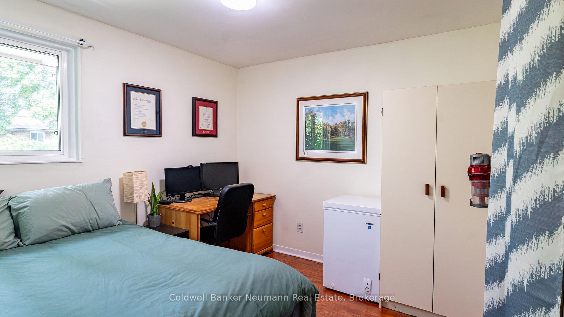 Photo 22 of 54 Conroy Crescent, Guelph, Dovercliffe Park/Old University — HOMEH