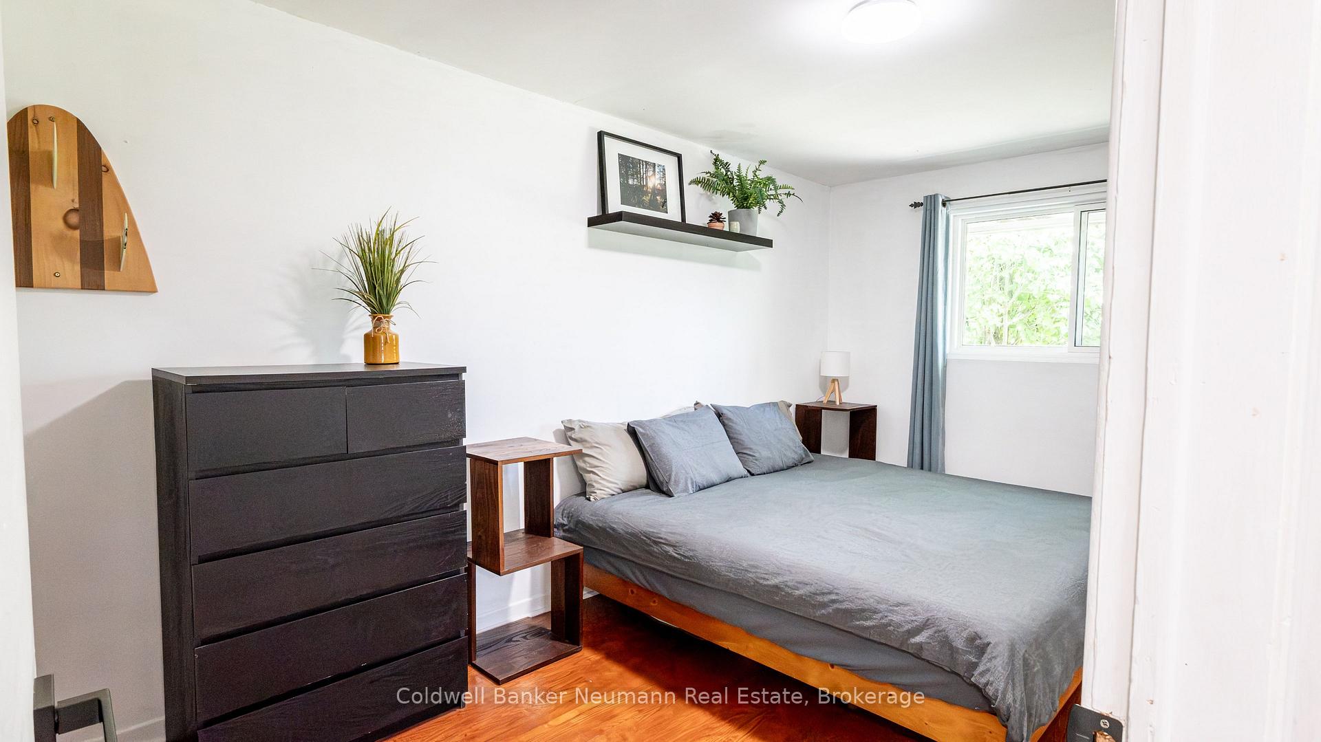 Photo 23 of 54 Conroy Crescent, Guelph, Dovercliffe Park/Old University — HOMEH