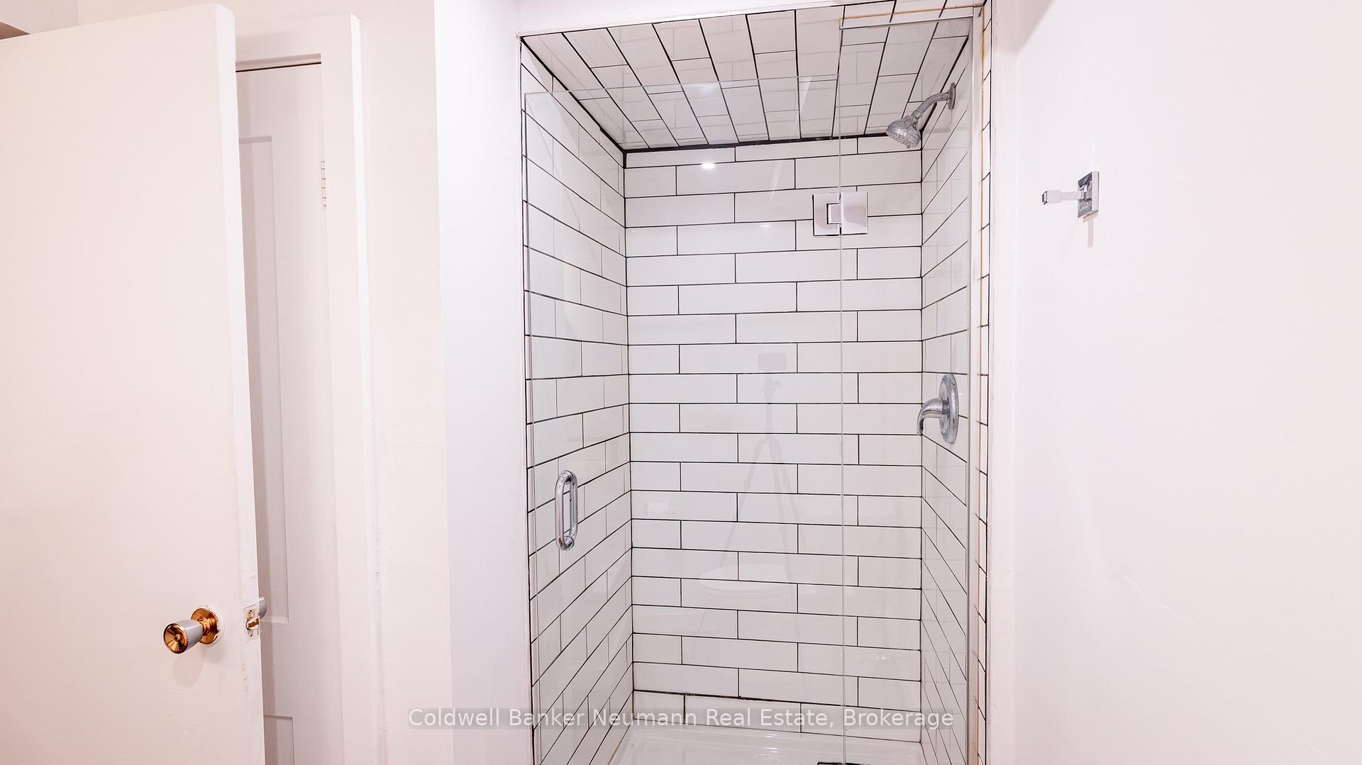 Photo 33 of 54 Conroy Crescent, Guelph, Dovercliffe Park/Old University — HOMEH