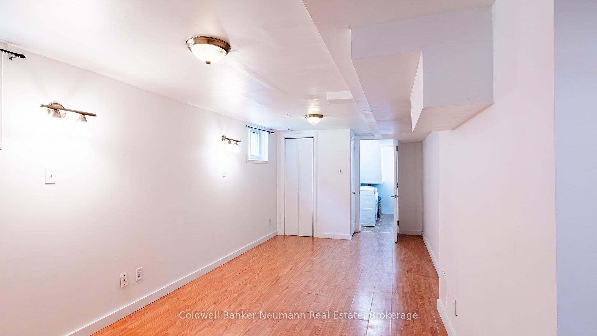 Photo 34 of 54 Conroy Crescent, Guelph, Dovercliffe Park/Old University — HOMEH