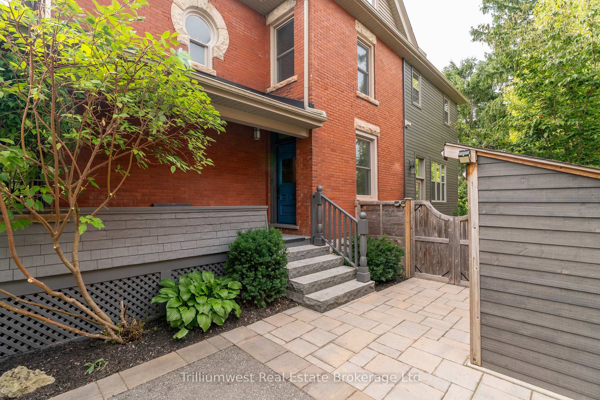Photo 3 of 33 Mont Street, Guelph, Exhibition Park — HOMEH