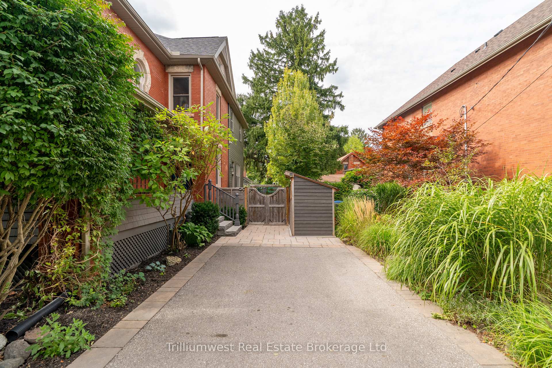 Photo 36 of 33 Mont Street, Guelph, Exhibition Park — HOMEH