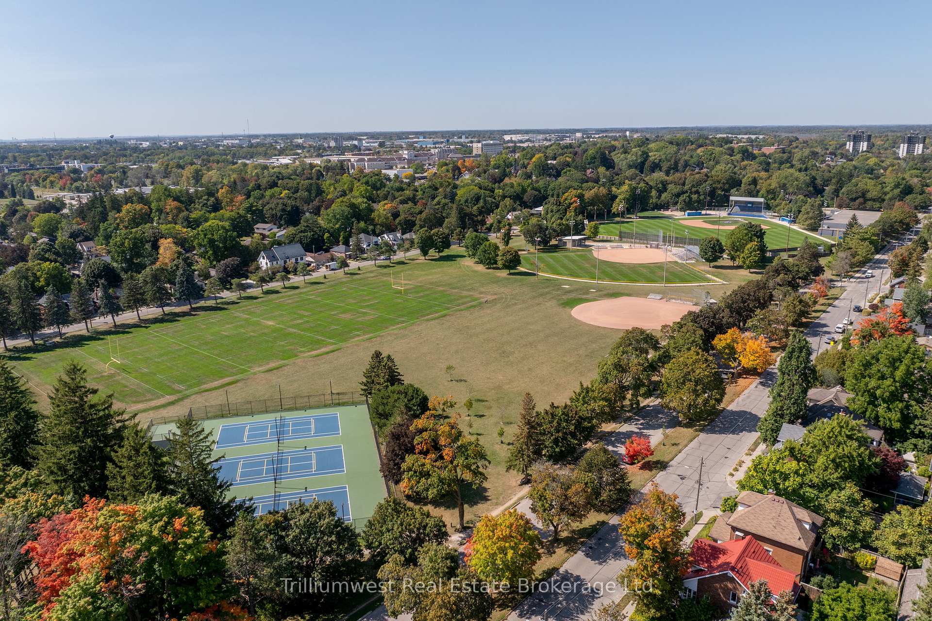 Photo 46 of 33 Mont Street, Guelph, Exhibition Park — HOMEH