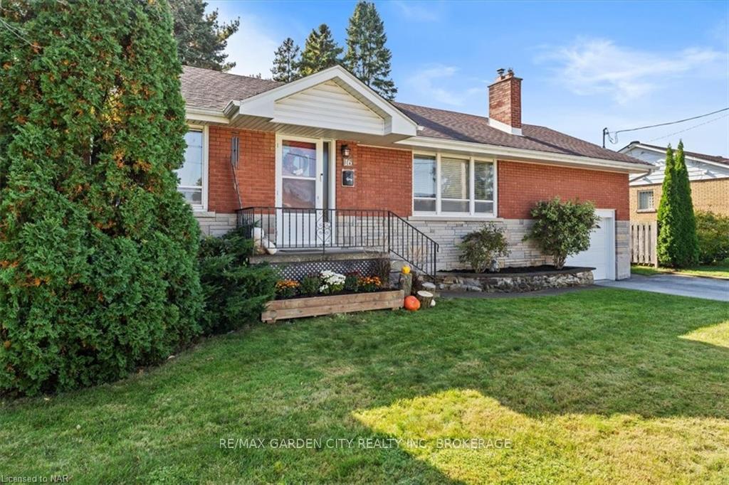 Photo 3 of 16 Hazelwood Avenue, Grimsby, Grimsby West — HOMEH