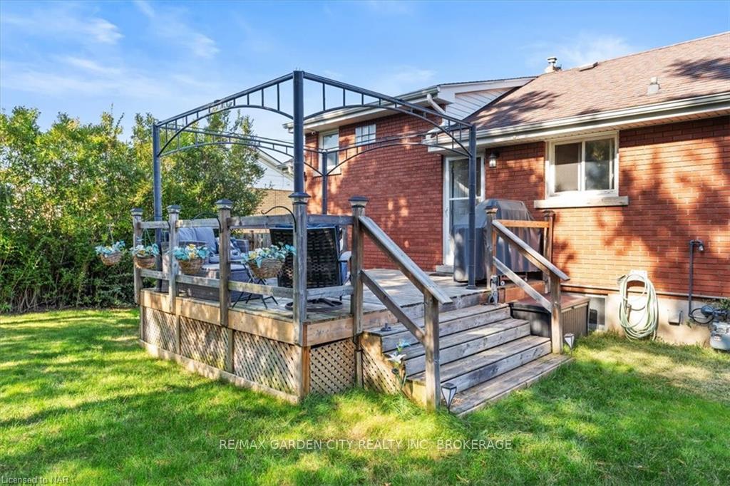 Photo 36 of 16 Hazelwood Avenue, Grimsby, Grimsby West — HOMEH