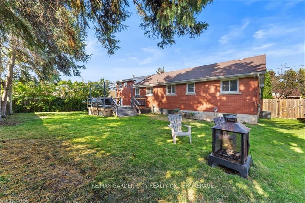 Photo 39 of 16 Hazelwood Avenue, Grimsby, Grimsby West — HOMEH
