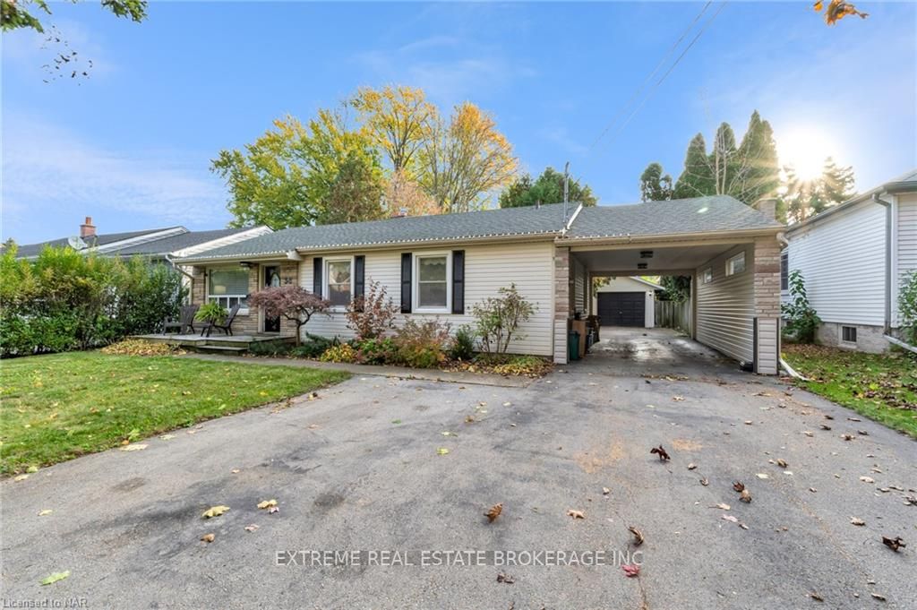Photo 2 of 38 Kerman Avenue, Grimsby, Grimsby West — HOMEH