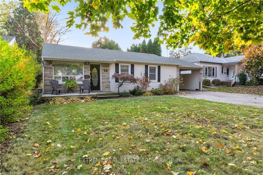 Photo 3 of 38 Kerman Avenue, Grimsby, Grimsby West — HOMEH