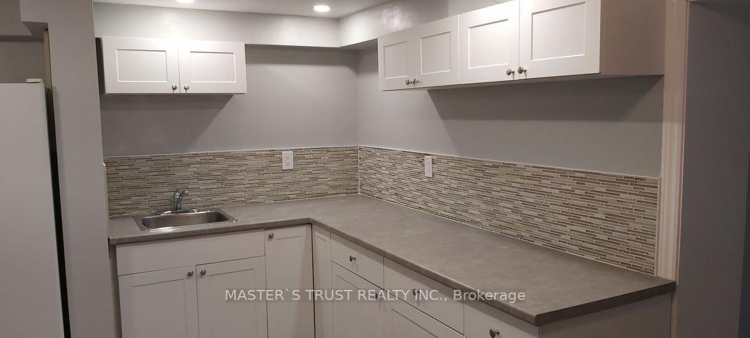 Photo 10 of Unit Unit 2, 286 Georgian Drive, Barrie, Georgian Drive — HOMEH