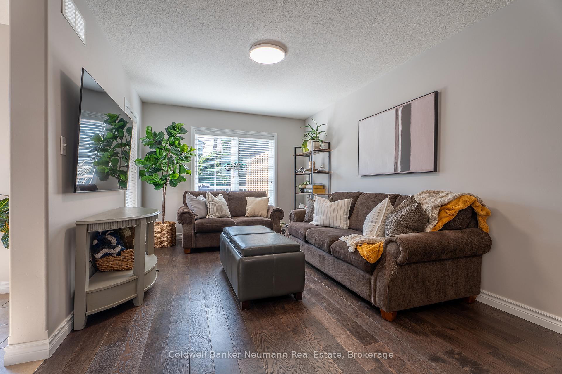 Photo 7 of 124 Clough Crescent, Guelph, Pineridge/Westminster Woods — HOMEH