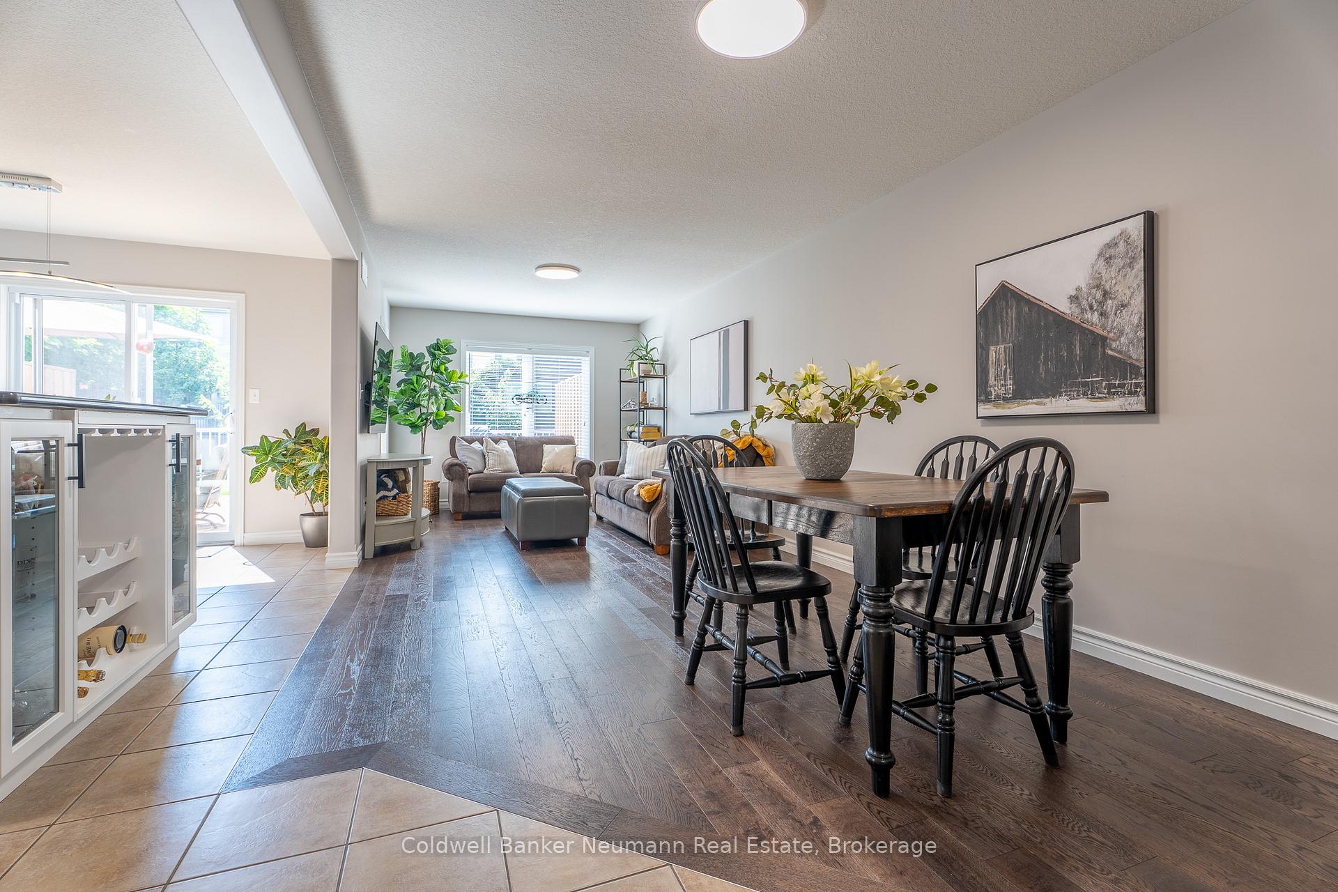 Photo 13 of 124 Clough Crescent, Guelph, Pineridge/Westminster Woods — HOMEH