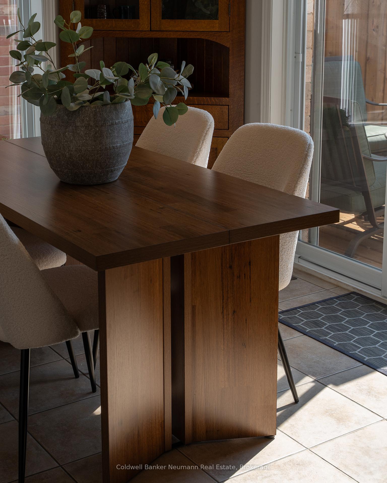 Photo 14 of 124 Clough Crescent, Guelph, Pineridge/Westminster Woods — HOMEH