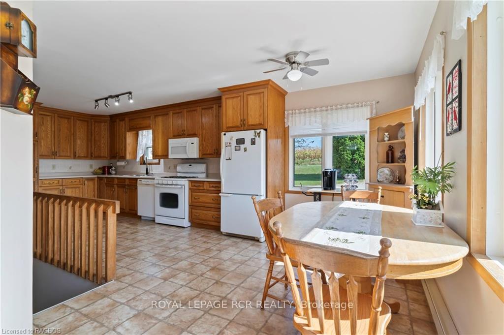 Photo 11 of 834 Marl Lake Road 8, Brockton — HOMEH