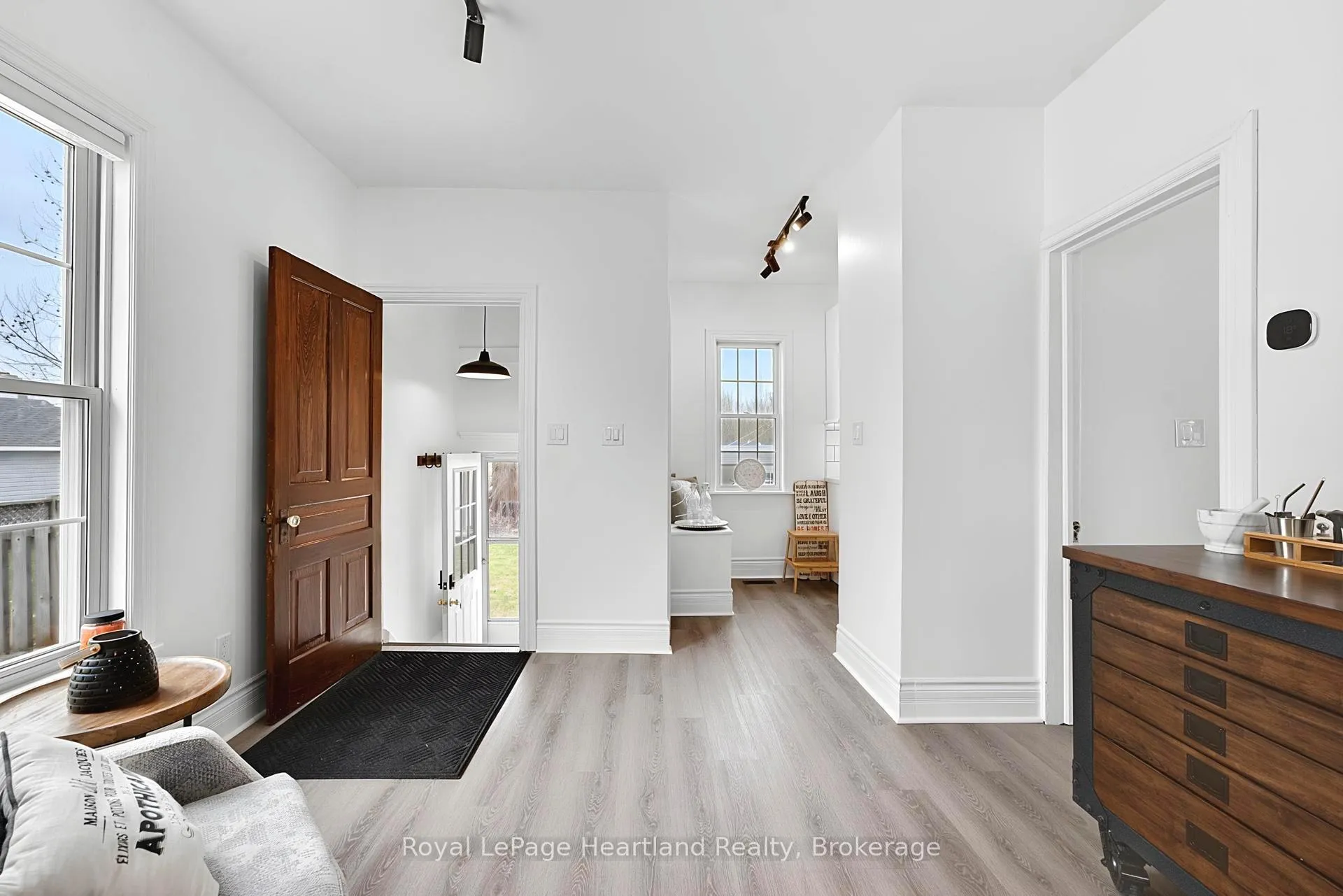 Photo 13 of 100 Arthur Street, Goderich, Goderich (Town) — HOMEH