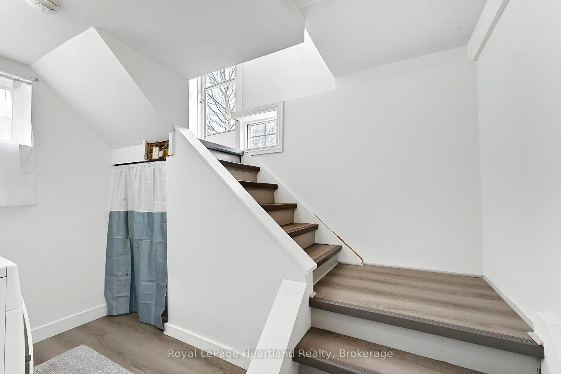 Photo 27 of 100 Arthur Street, Goderich, Goderich (Town) — HOMEH