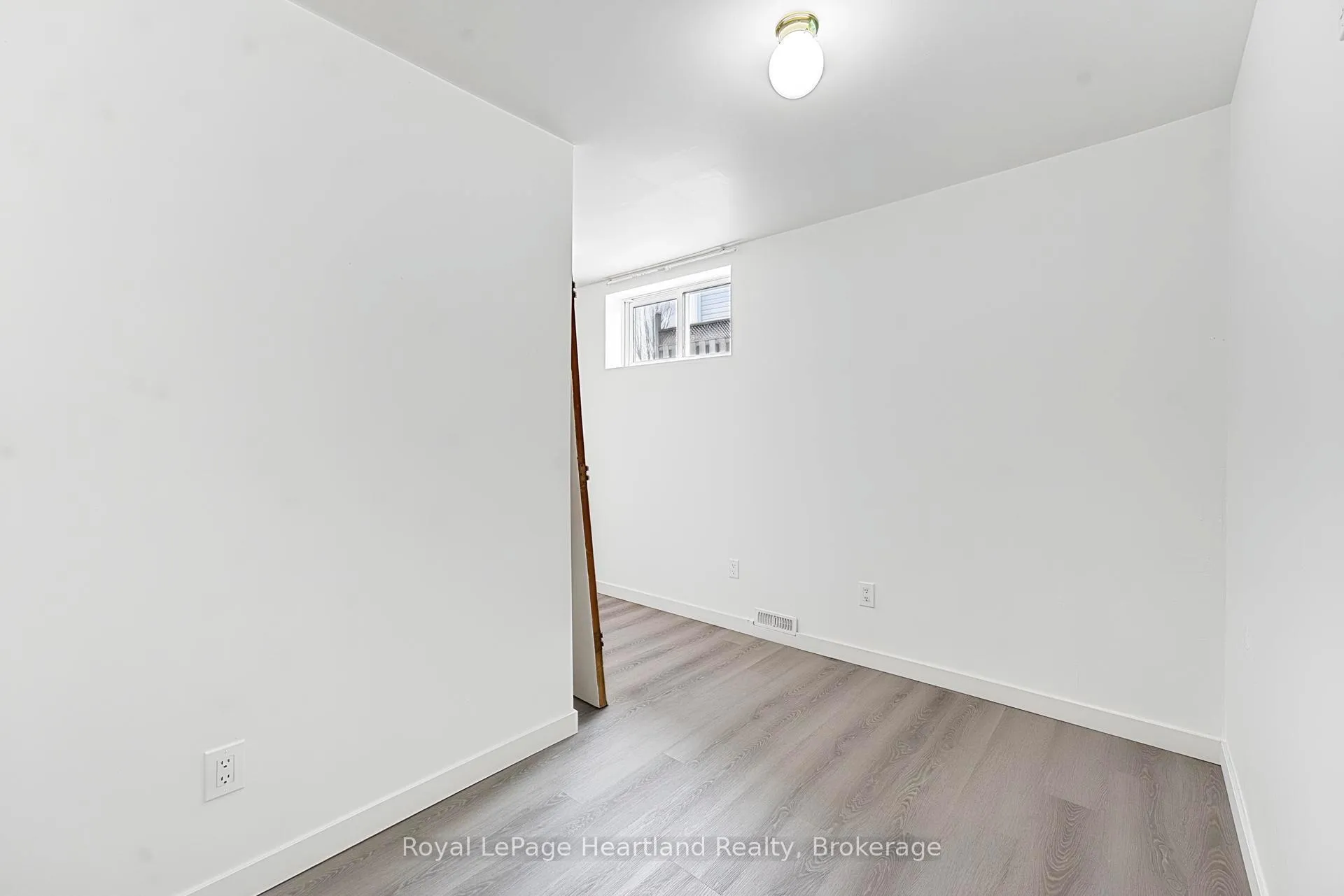Photo 32 of 100 Arthur Street, Goderich, Goderich (Town) — HOMEH