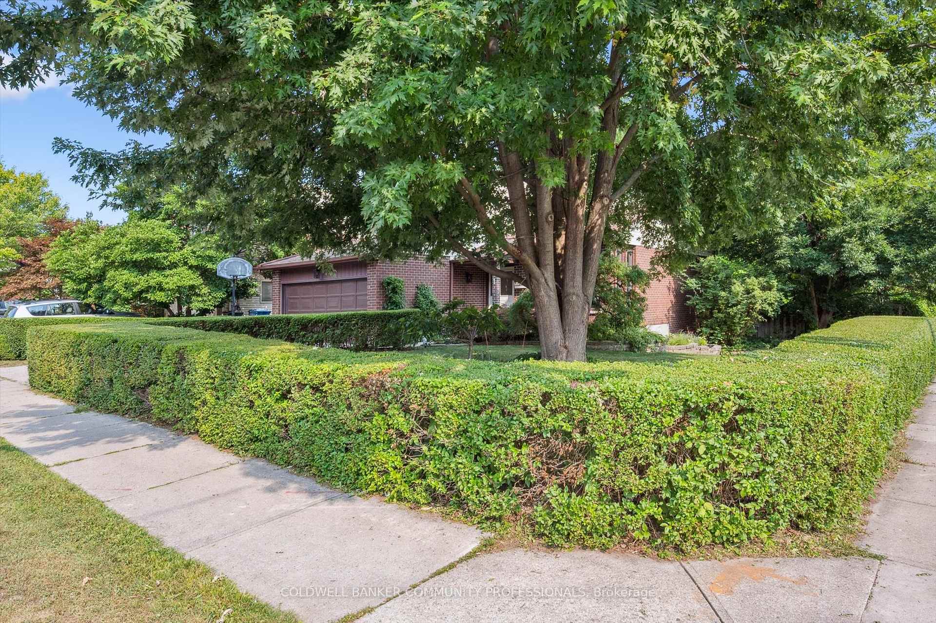 Photo 4 of 1 Thornhill Drive, Guelph, Willow West/Sugarbush/West Acres — HOMEH