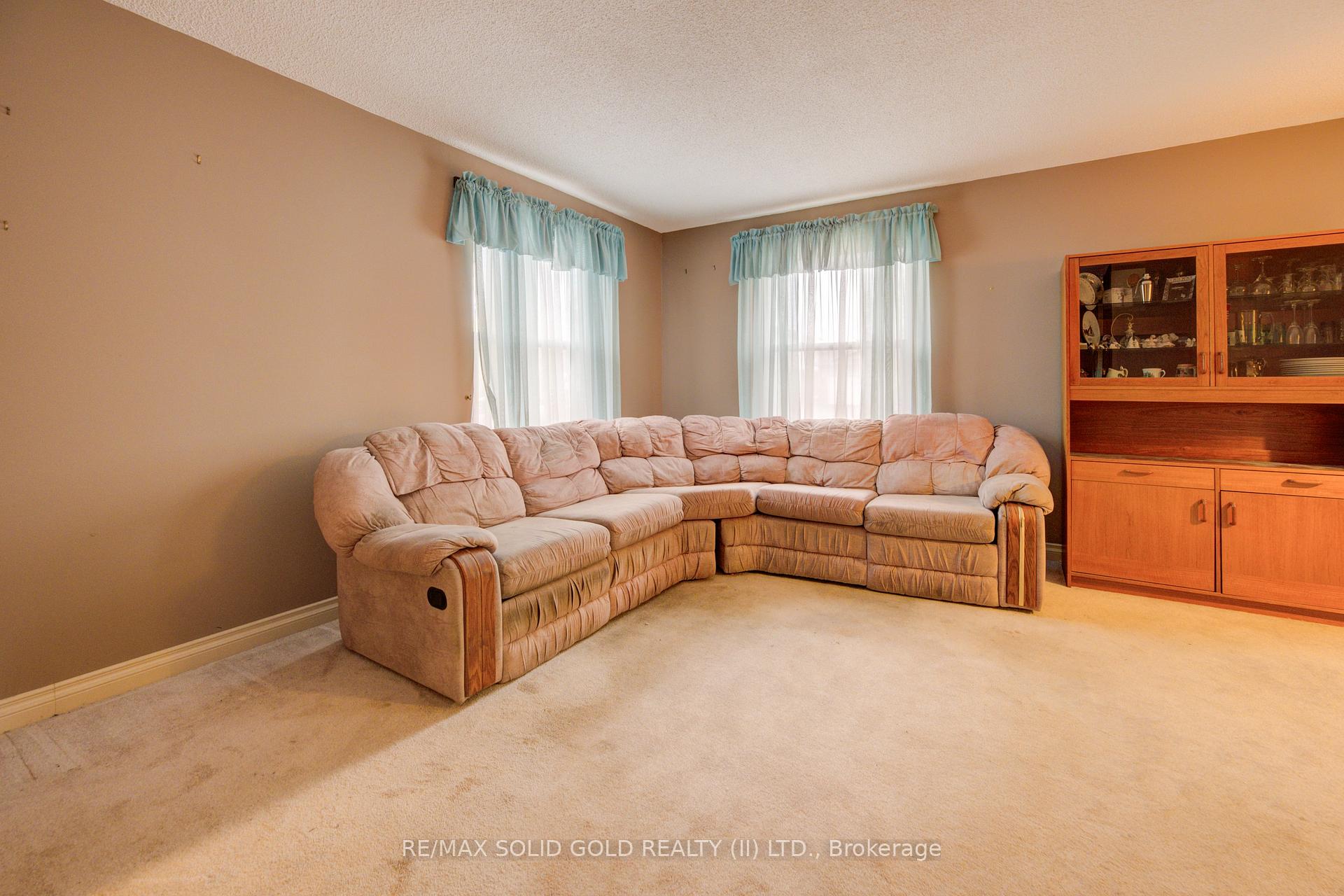 Photo 8 of 24 Margaret Avenue, Grimsby, Grimsby Beach — HOMEH