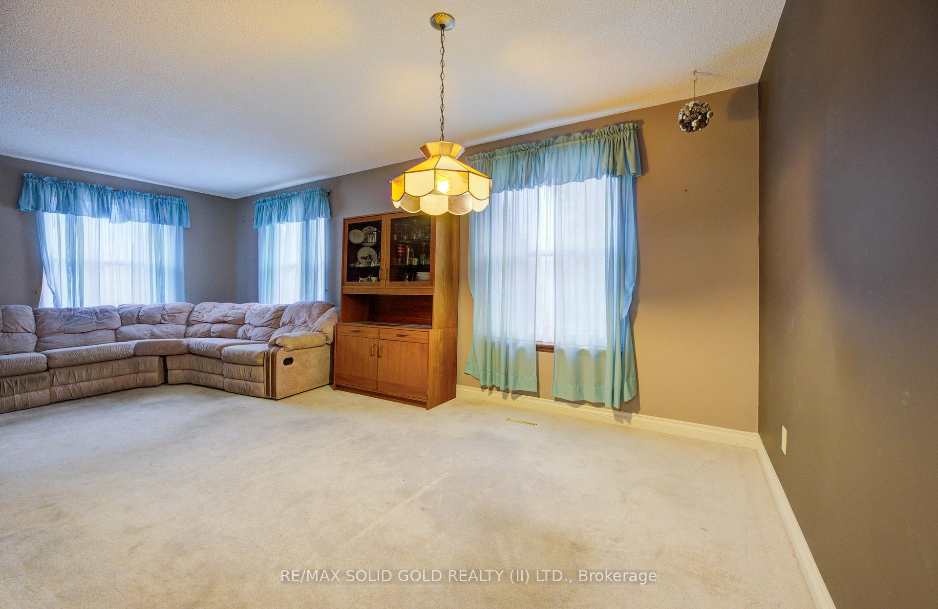 Photo 12 of 24 Margaret Avenue, Grimsby, Grimsby Beach — HOMEH