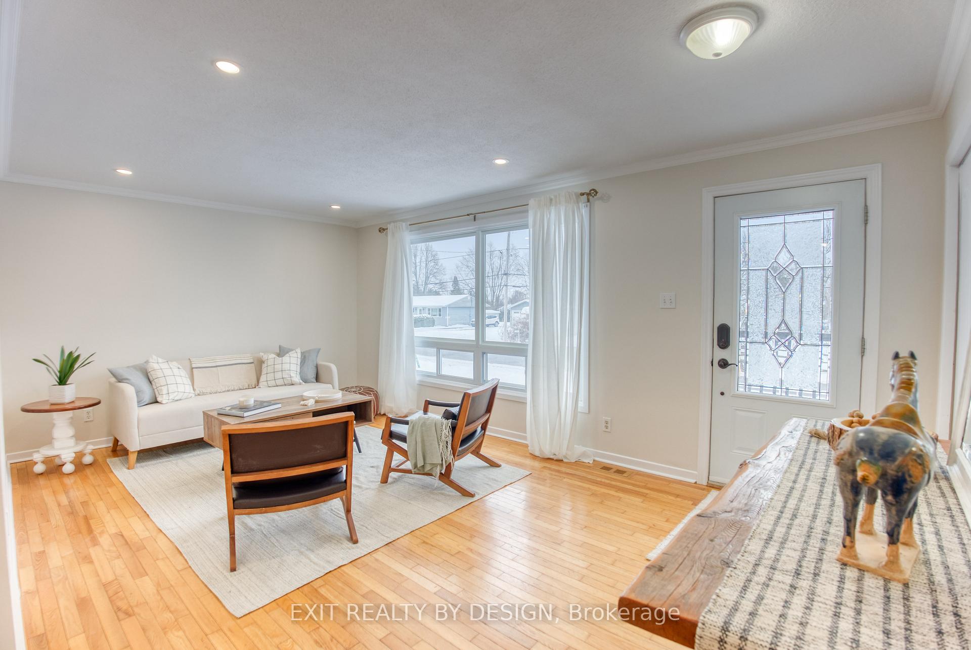 Photo 4 of 7055 Marco Street, Ottawa, Greely — HOMEH