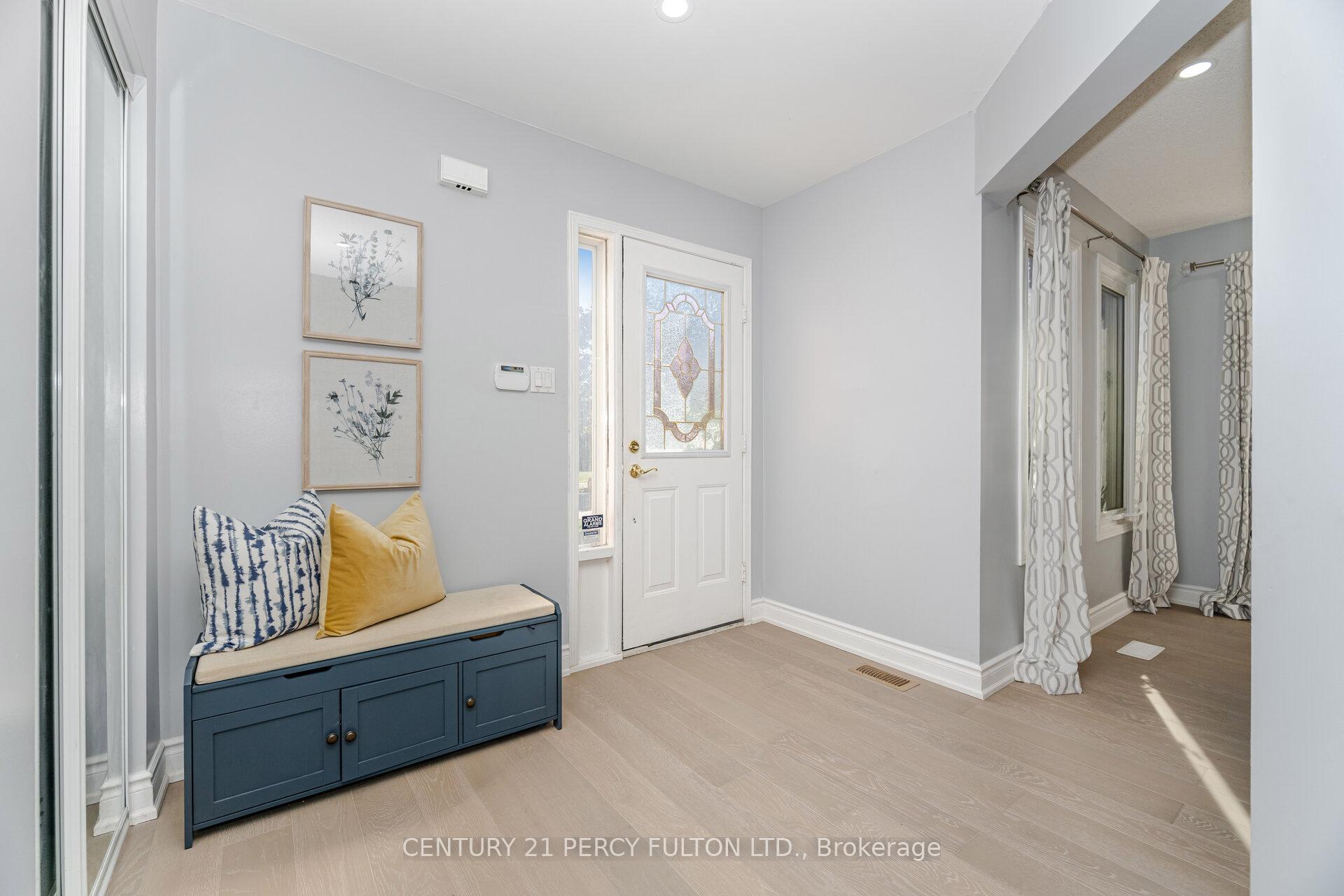 Photo 4 of 14 Keeble Crescent, Ajax, Central — HOMEH