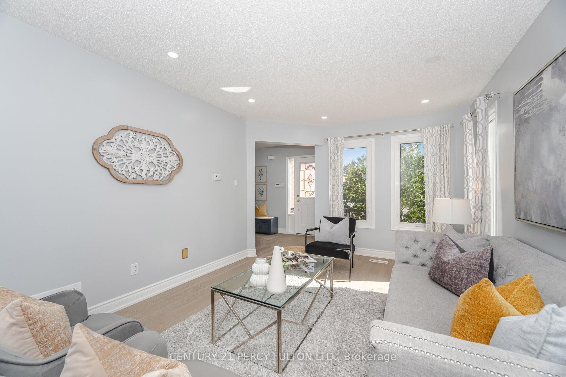 Photo 5 of 14 Keeble Crescent, Ajax, Central — HOMEH