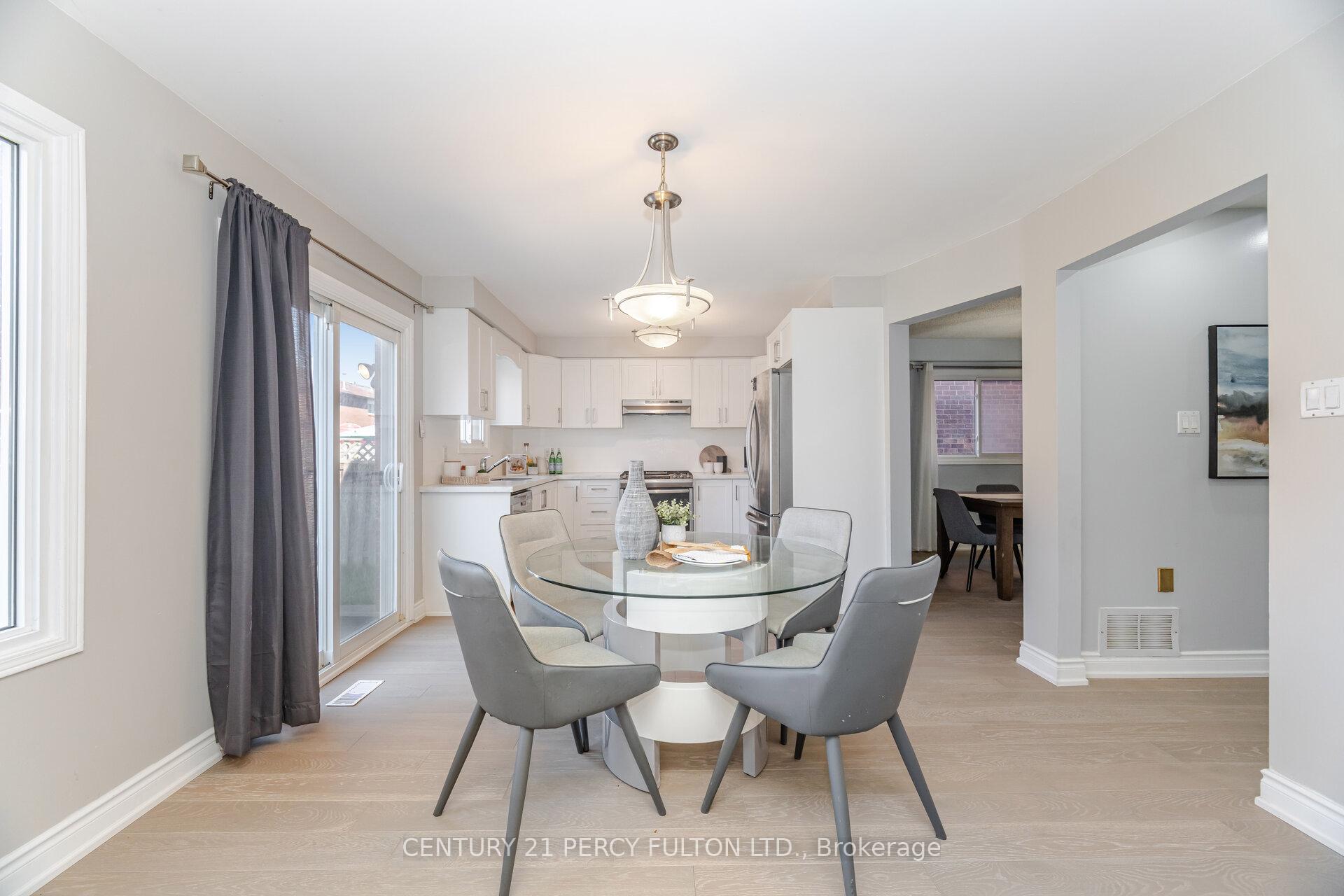 Photo 11 of 14 Keeble Crescent, Ajax, Central — HOMEH