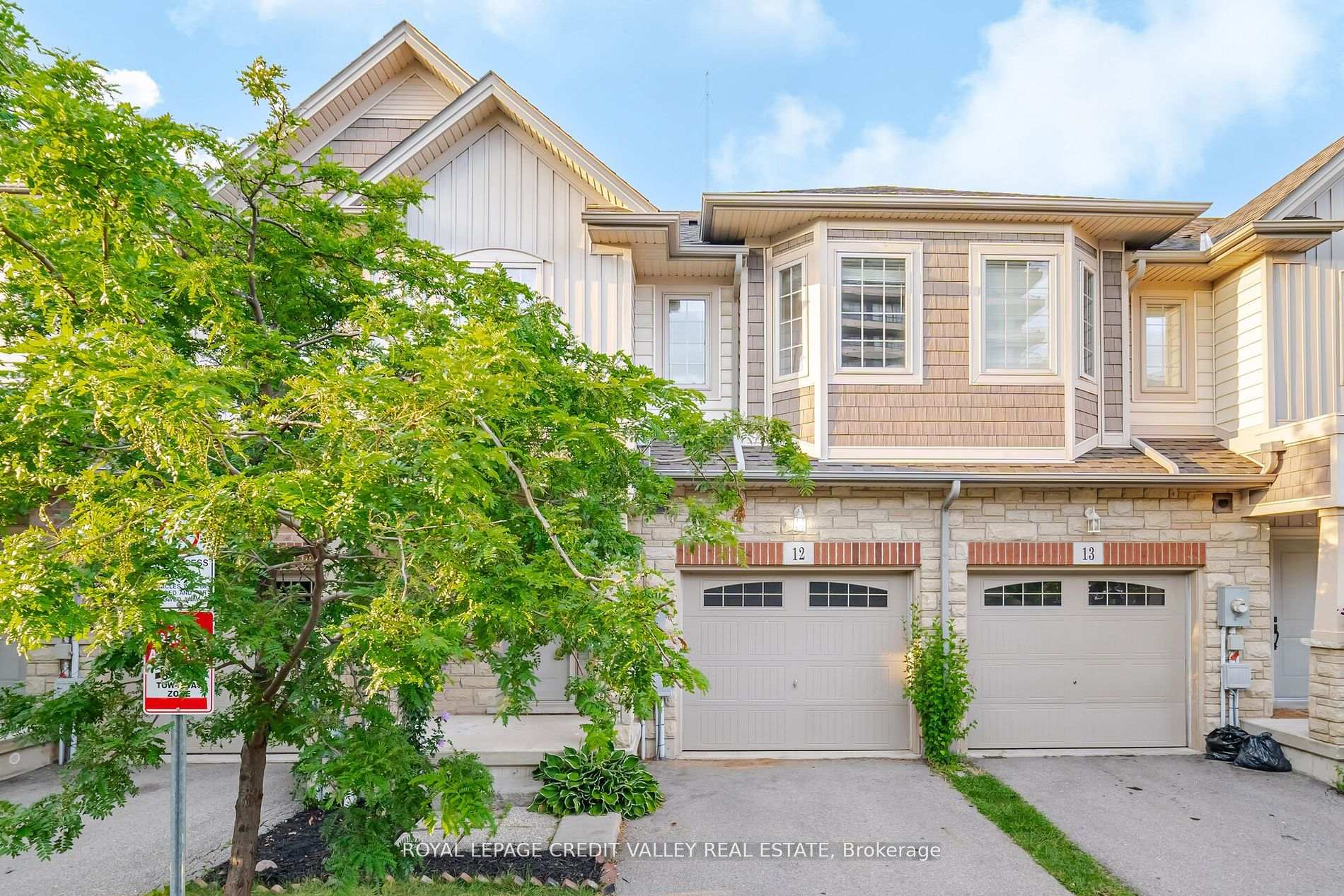 Front of Unit 12, 7 Lakelawn Road