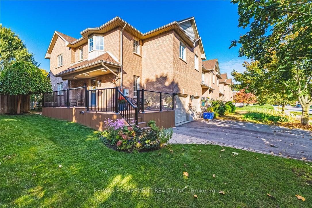 Photo 2 of 55 Morwick Drive, Hamilton, Ancaster — HOMEH