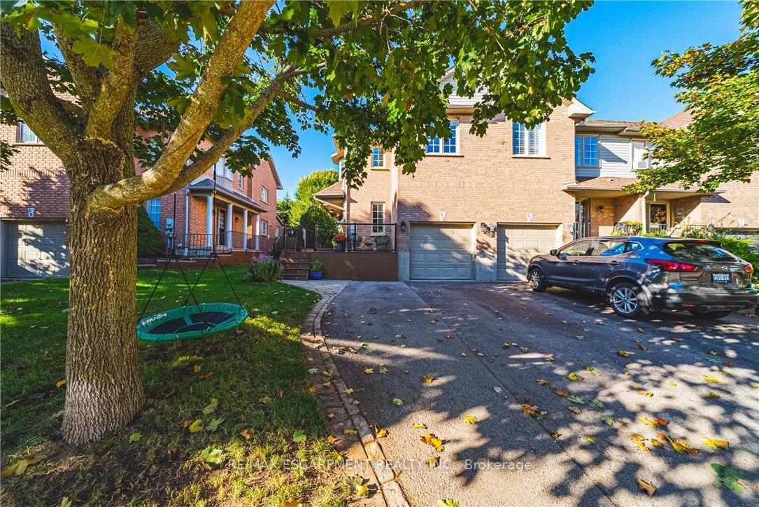 Photo 3 of 55 Morwick Drive, Hamilton, Ancaster — HOMEH