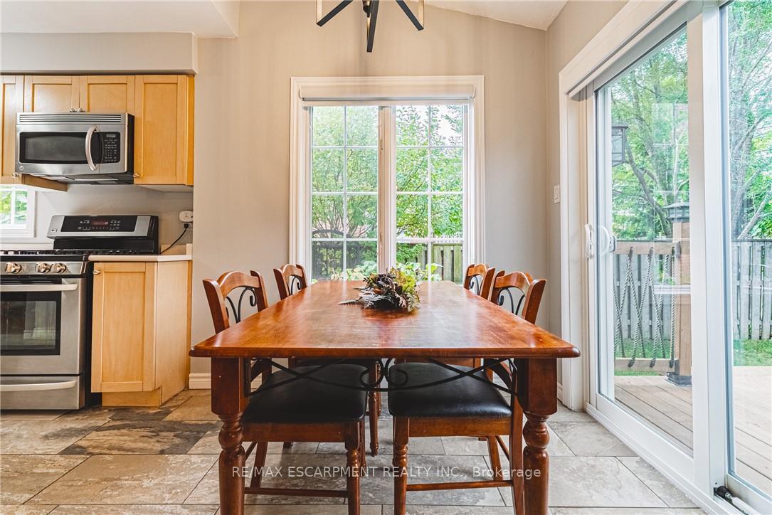 Photo 8 of 55 Morwick Drive, Hamilton, Ancaster — HOMEH