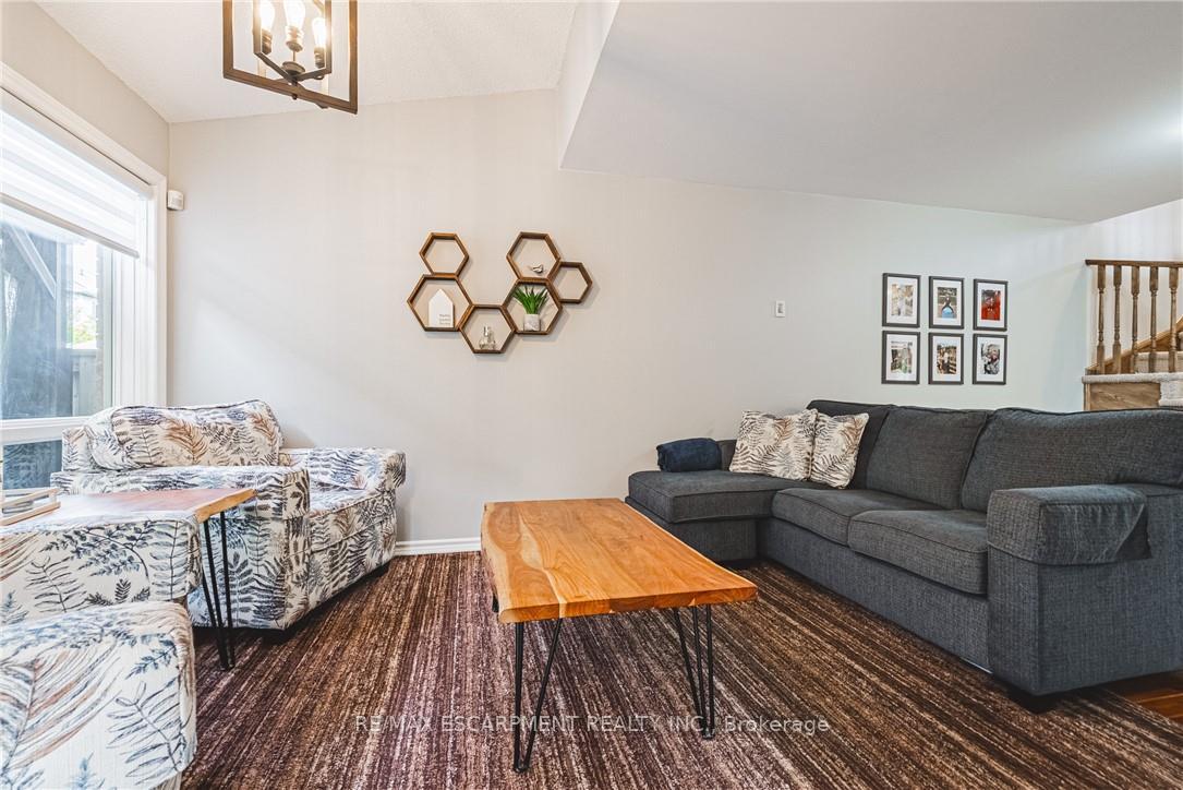 Photo 9 of 55 Morwick Drive, Hamilton, Ancaster — HOMEH