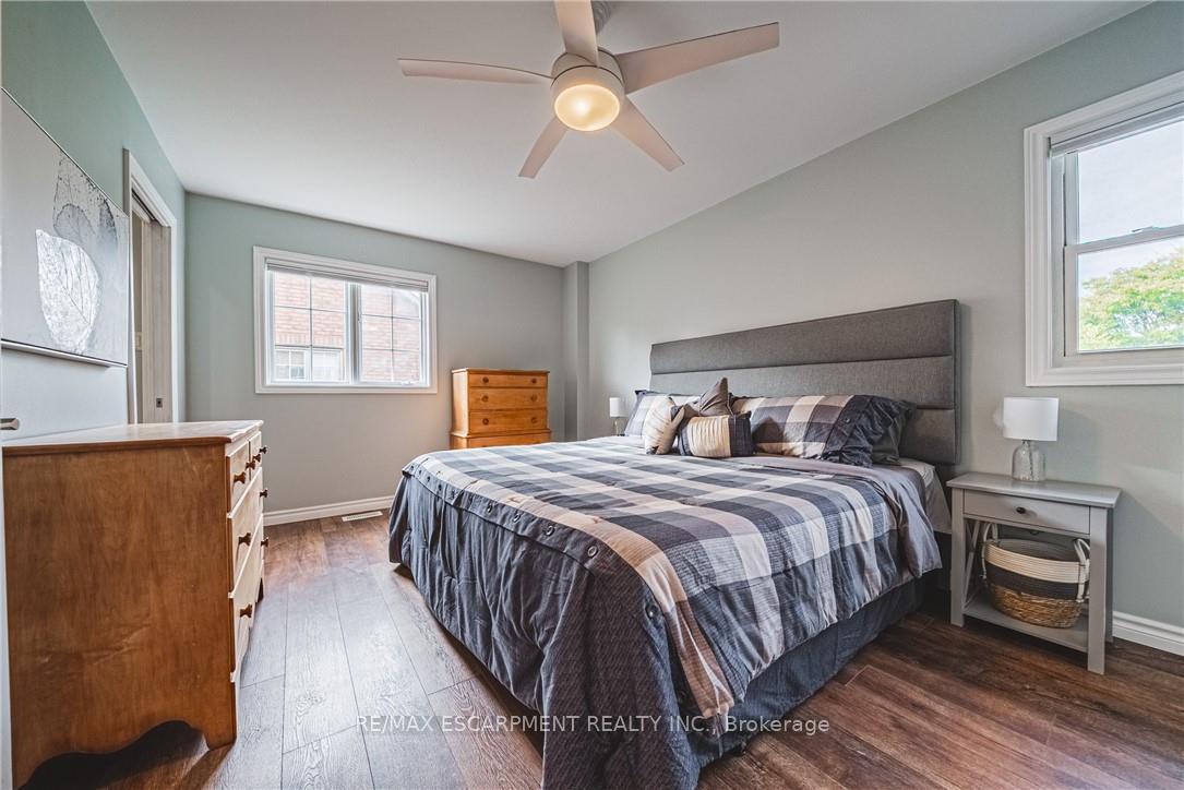 Photo 15 of 55 Morwick Drive, Hamilton, Ancaster — HOMEH