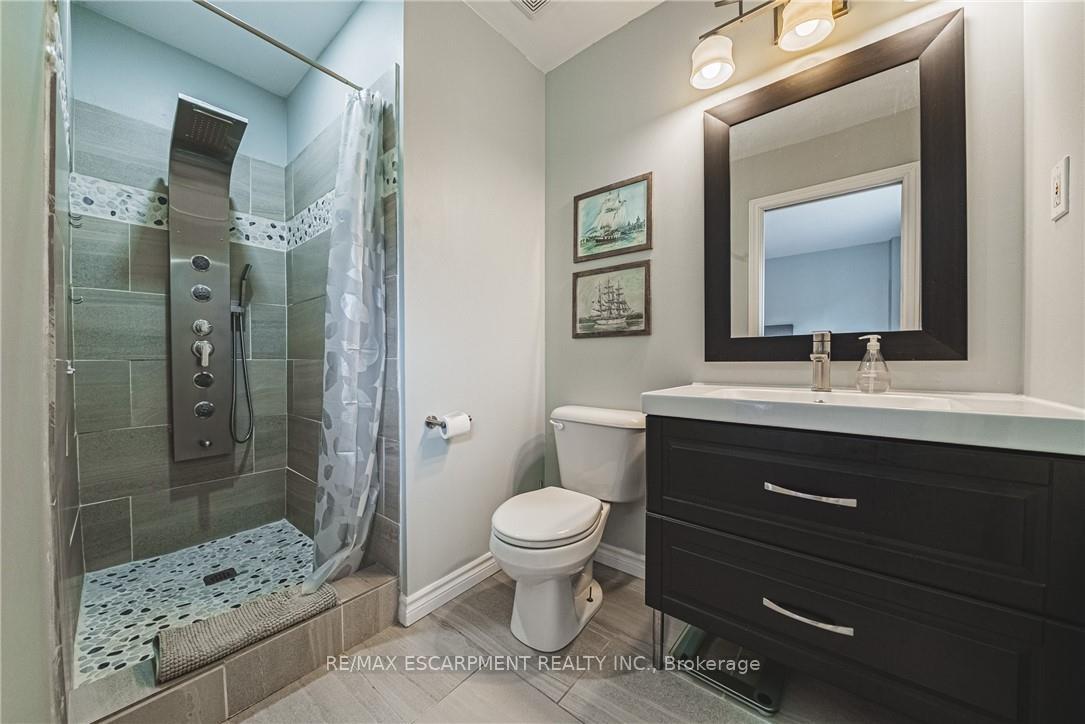 Photo 17 of 55 Morwick Drive, Hamilton, Ancaster — HOMEH