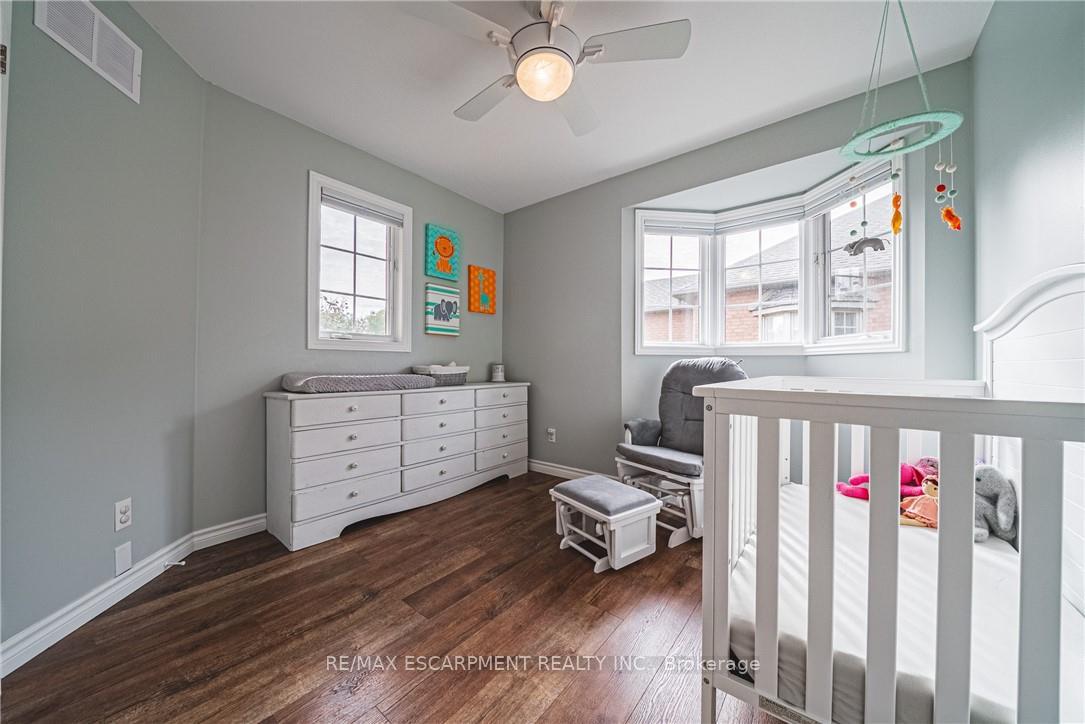 Photo 20 of 55 Morwick Drive, Hamilton, Ancaster — HOMEH