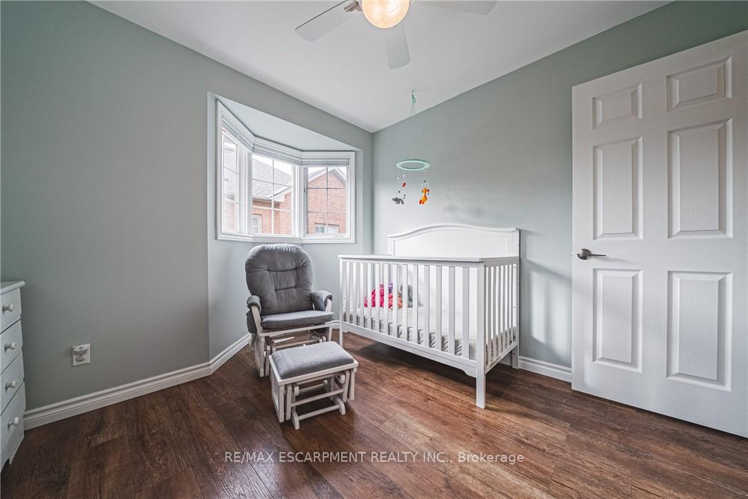 Photo 21 of 55 Morwick Drive, Hamilton, Ancaster — HOMEH