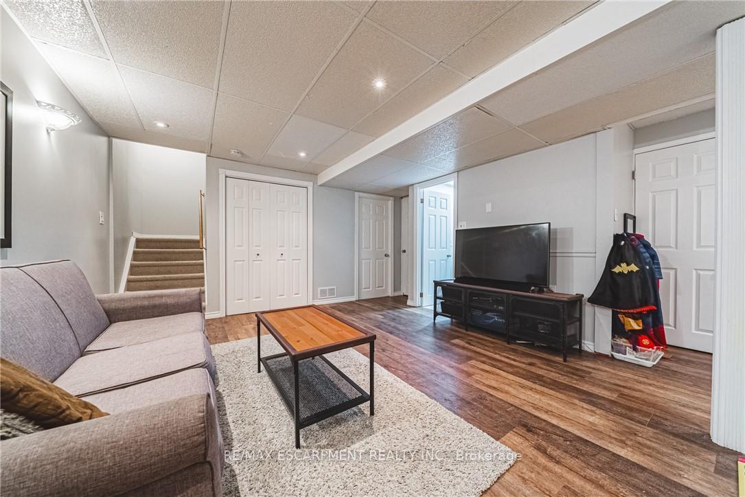 Photo 26 of 55 Morwick Drive, Hamilton, Ancaster — HOMEH