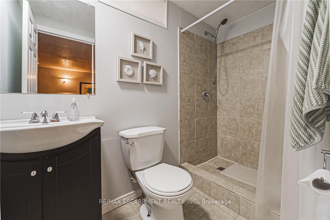 Photo 28 of 55 Morwick Drive, Hamilton, Ancaster — HOMEH