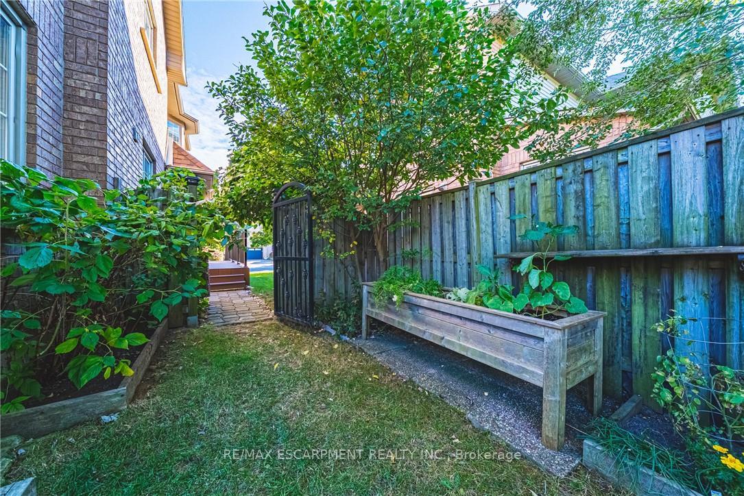 Photo 31 of 55 Morwick Drive, Hamilton, Ancaster — HOMEH