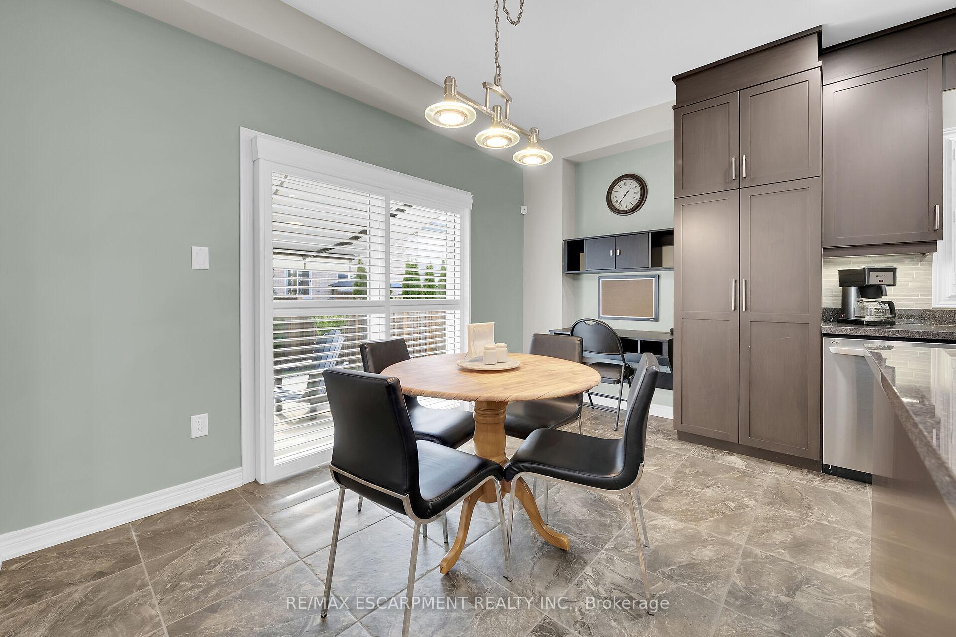Photo 10 of 127 Lampman Drive, Grimsby, Grimsby West — HOMEH