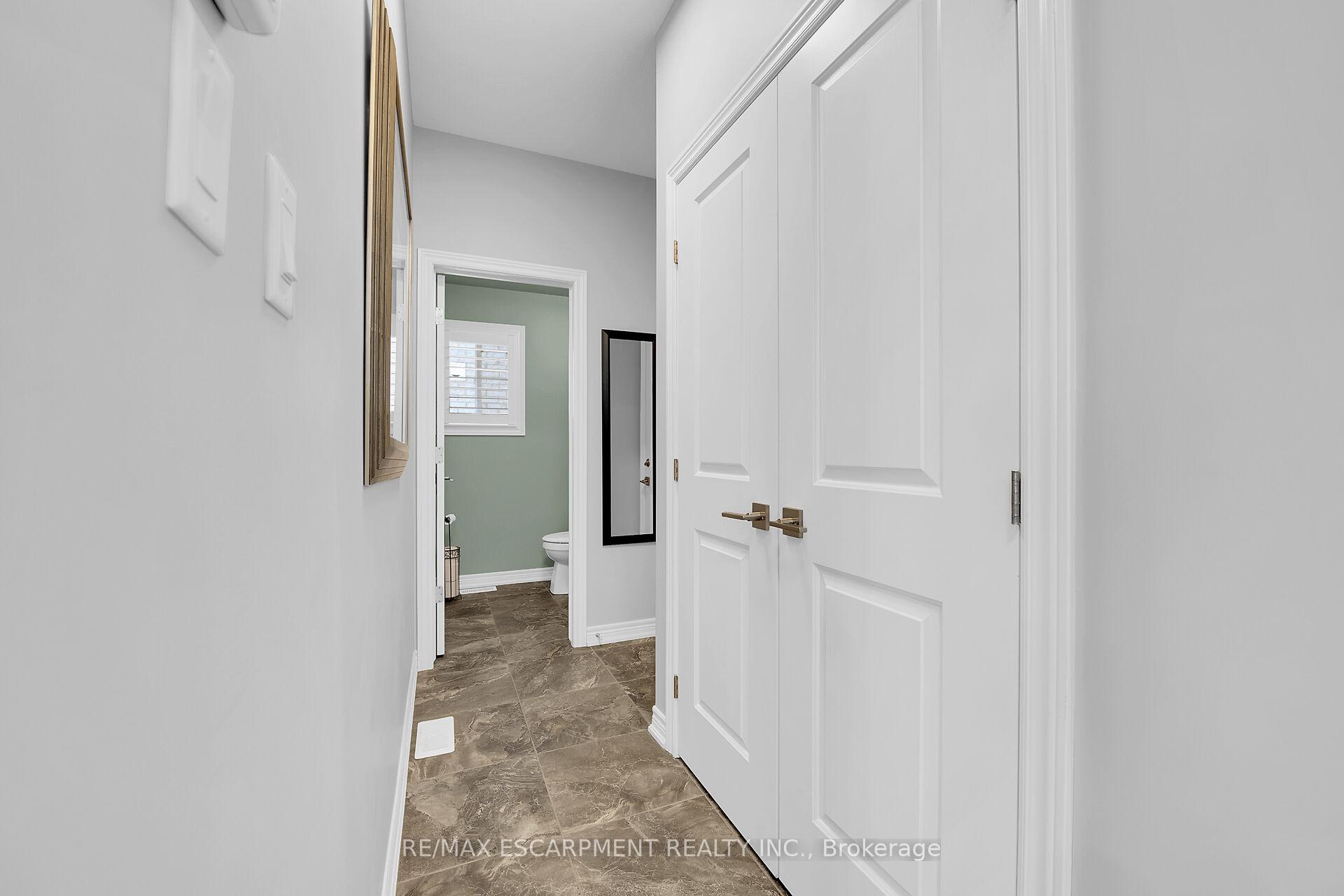 Photo 16 of 127 Lampman Drive, Grimsby, Grimsby West — HOMEH