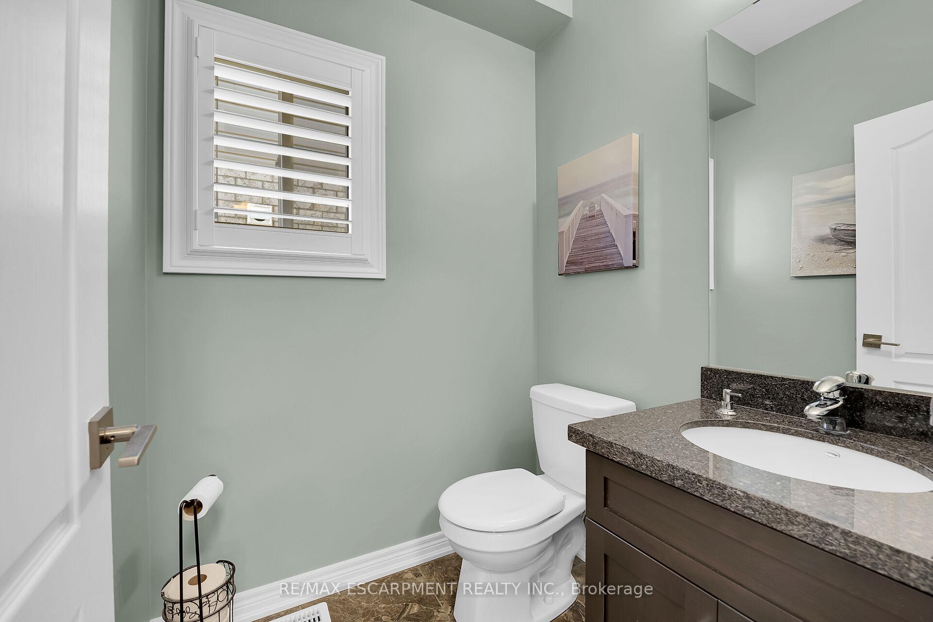 Photo 17 of 127 Lampman Drive, Grimsby, Grimsby West — HOMEH