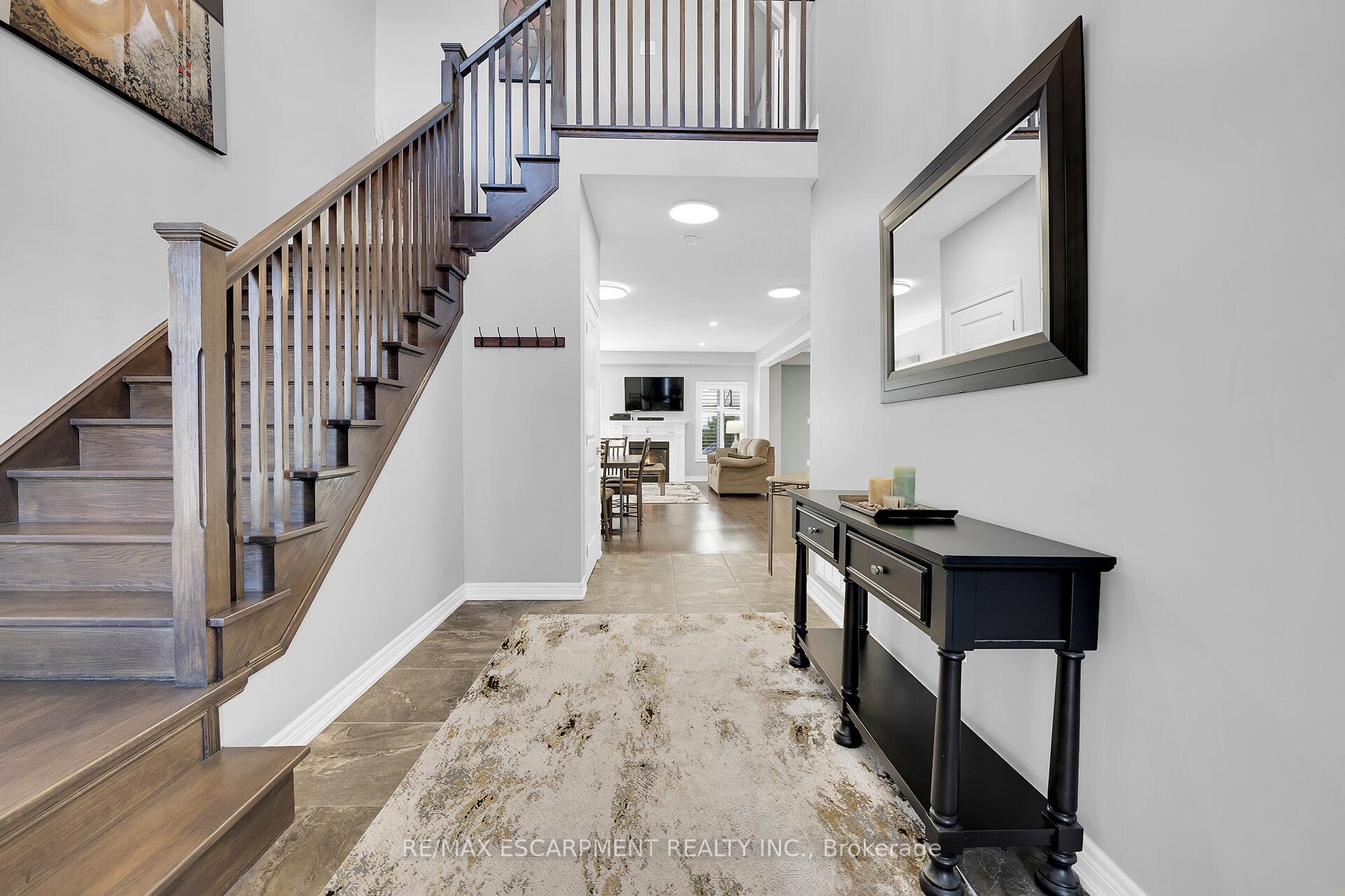 Photo 18 of 127 Lampman Drive, Grimsby, Grimsby West — HOMEH