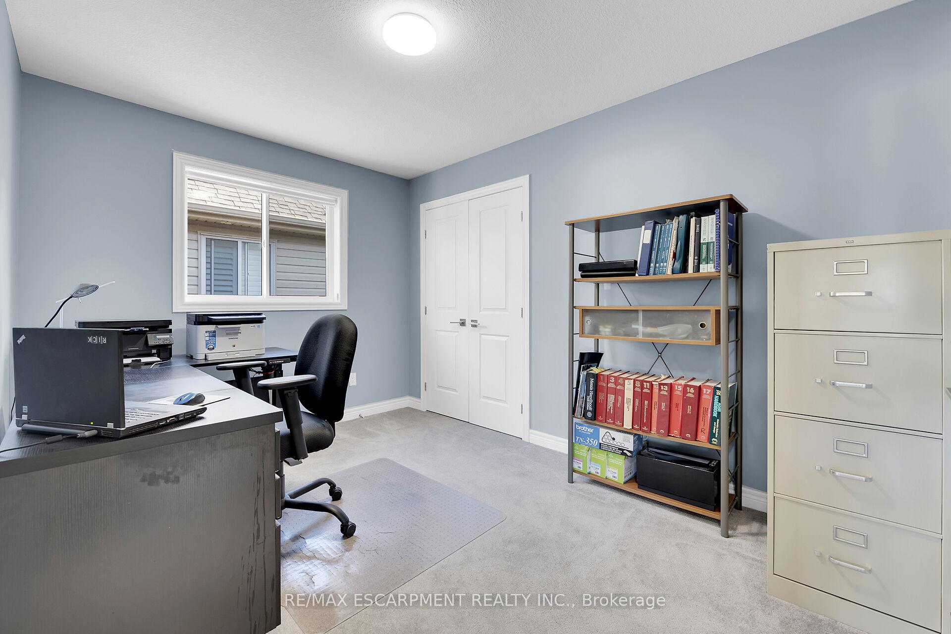 Photo 23 of 127 Lampman Drive, Grimsby, Grimsby West — HOMEH