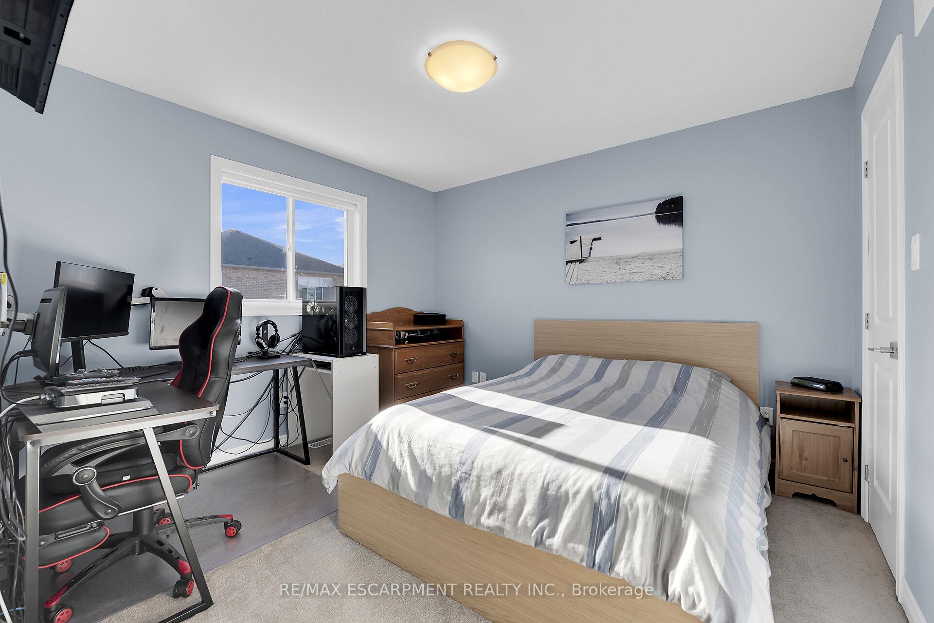 Photo 26 of 127 Lampman Drive, Grimsby, Grimsby West — HOMEH