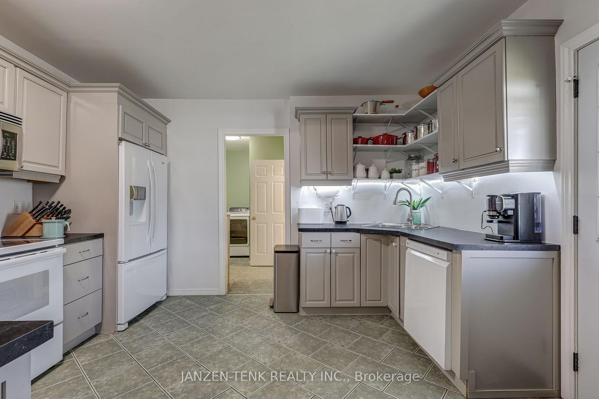 Photo 12 of 270 Sydenham Street E, Aylmer — HOMEH