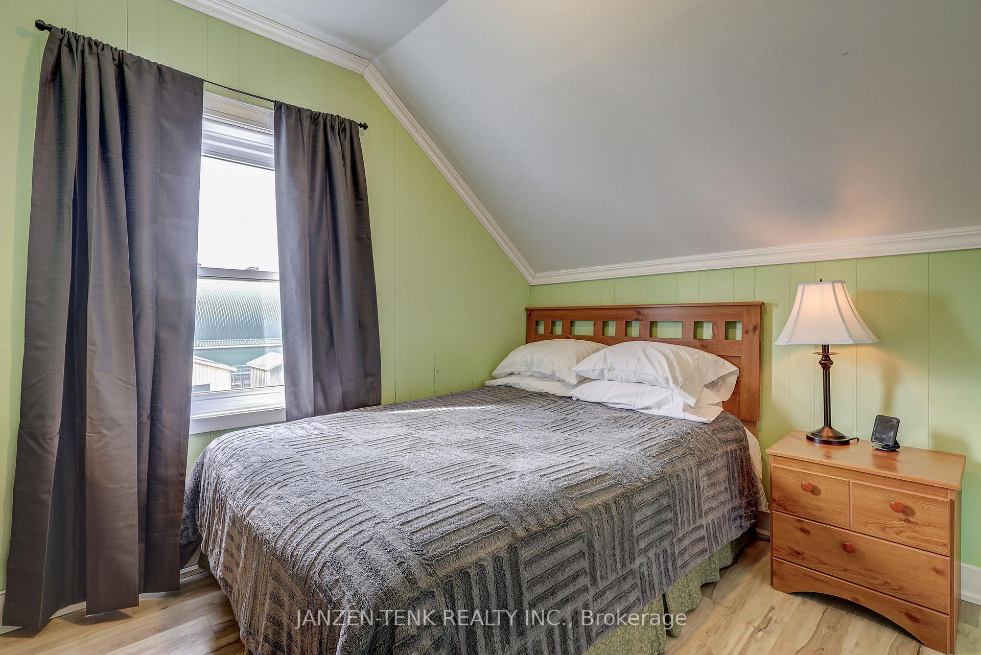 Photo 17 of 270 Sydenham Street E, Aylmer — HOMEH