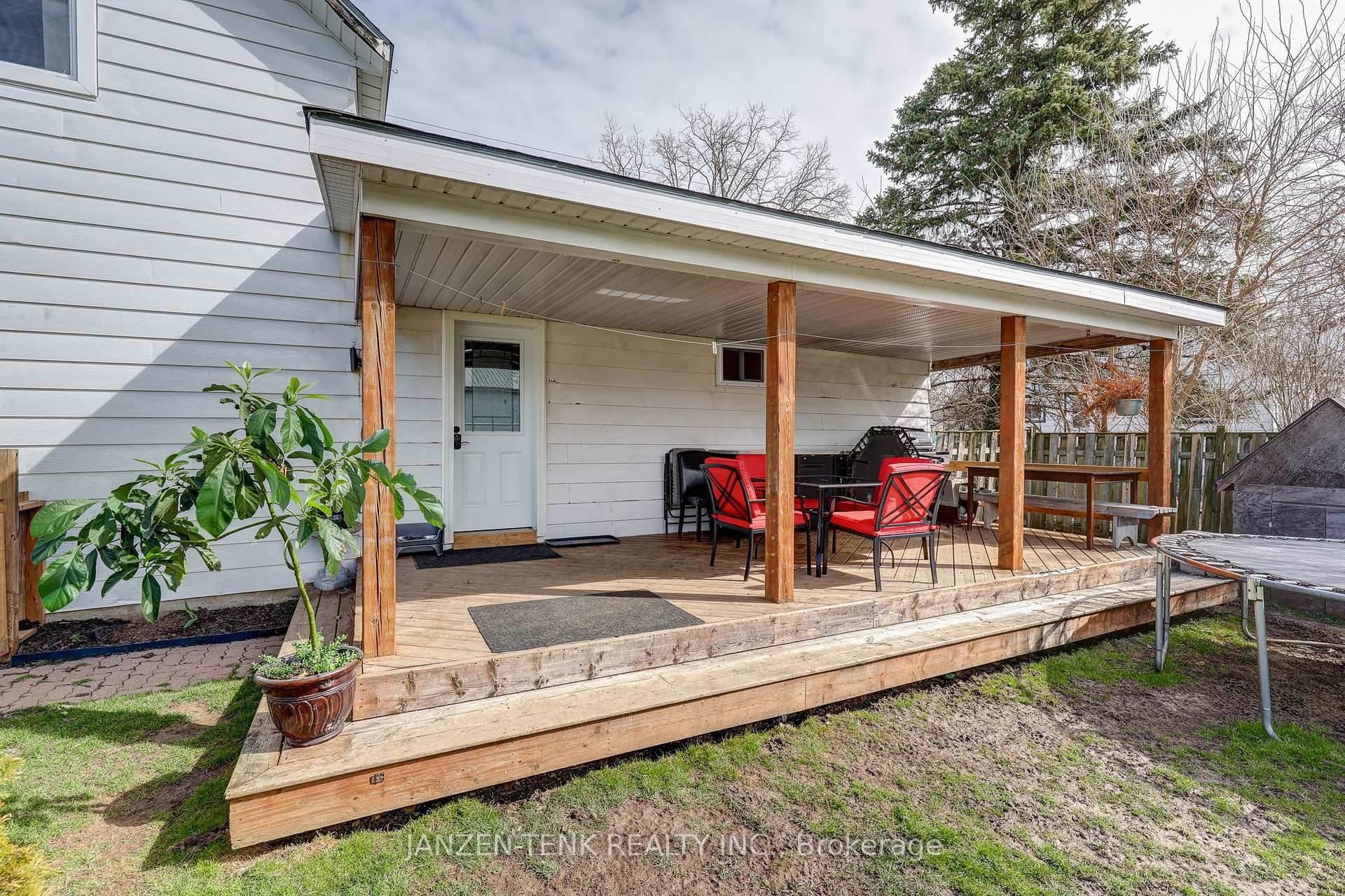 Photo 22 of 270 Sydenham Street E, Aylmer — HOMEH